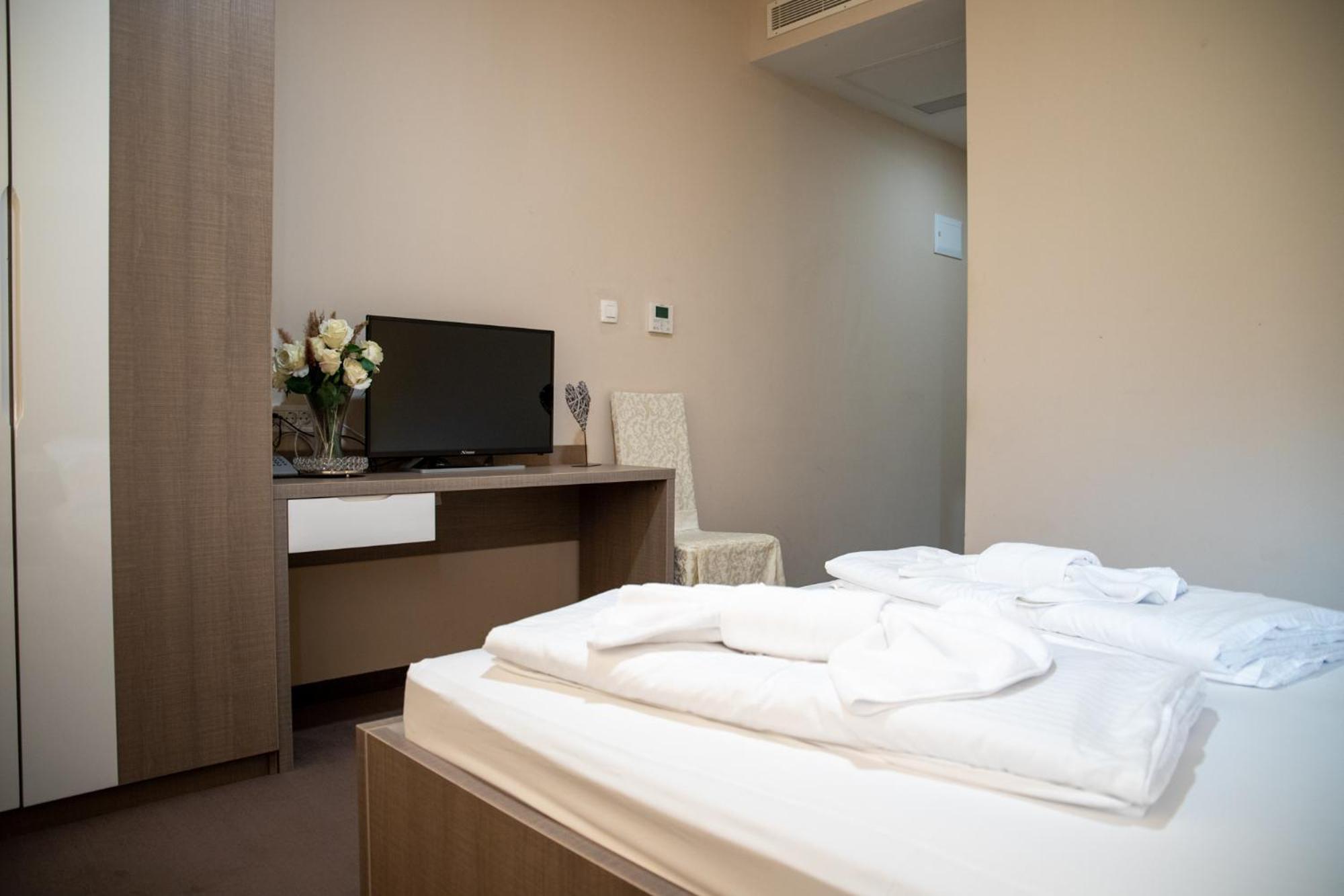 Hotel Narenta Metković Buitenkant foto